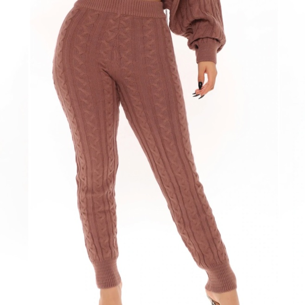 Fashion Nova Meet me halfway leggings (Mocha)